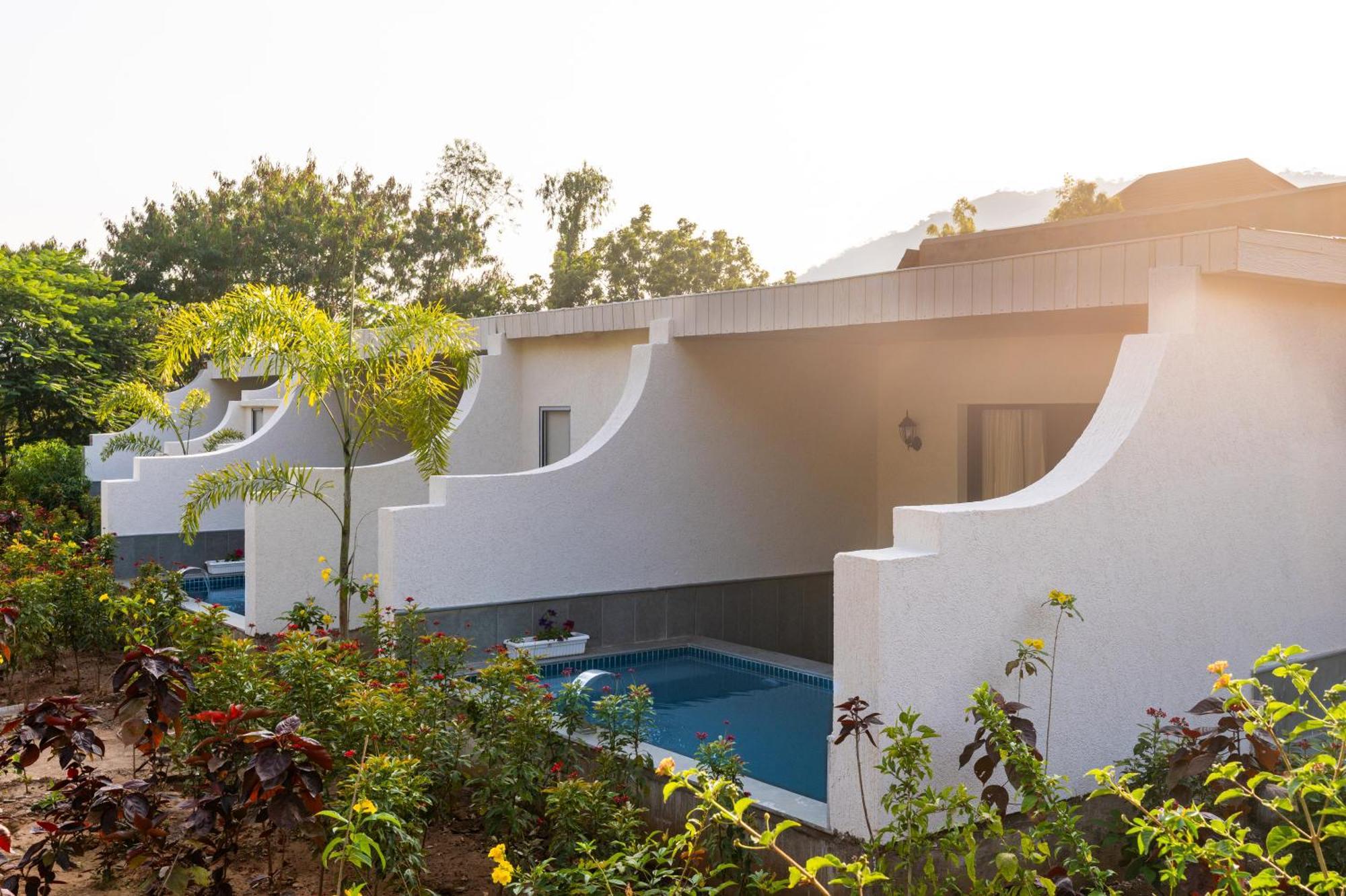 Anandam - Jacuzzi & Private Pool Villas In Udaipur Exterior photo