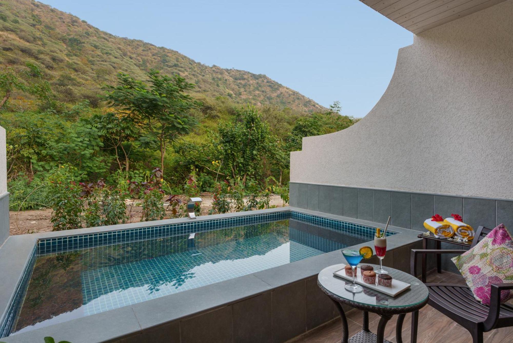 Anandam - Jacuzzi & Private Pool Villas In Udaipur Exterior photo